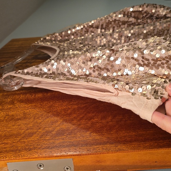 Women's Sequin top - Picture 2 of 5